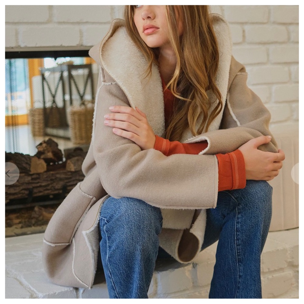 40 Absolutely Fabulous Reversible Long Sleeve Sherpa
Jacket - Picture 2 of 5